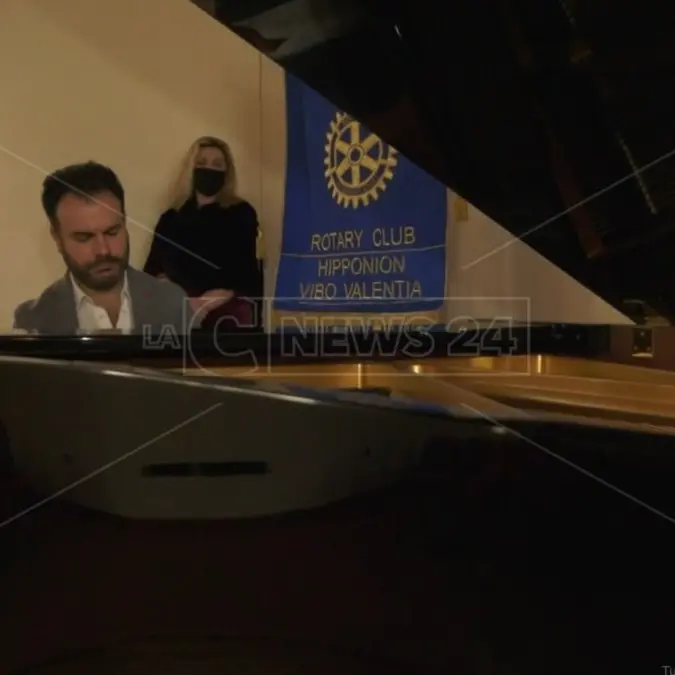 A Capodanno su LaC Tv la musica del pianista calabrese di fama internazionale Giordano