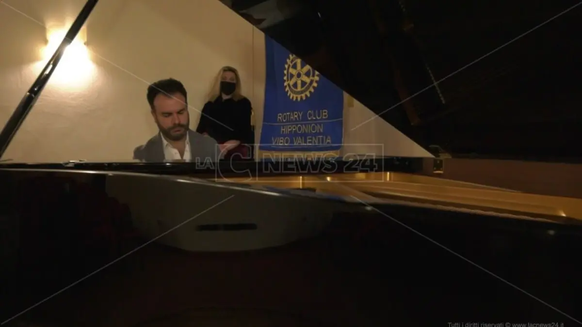 A Capodanno su LaC Tv la musica del pianista calabrese di fama internazionale Giordano