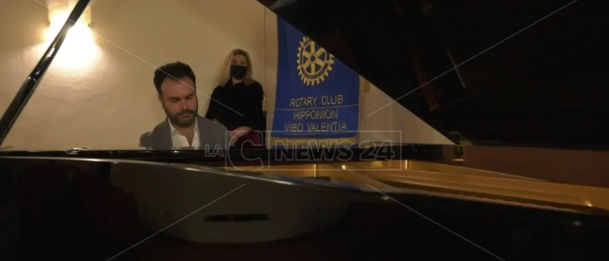 A Capodanno su LaC Tv la musica del pianista calabrese di fama internazionale Giordano