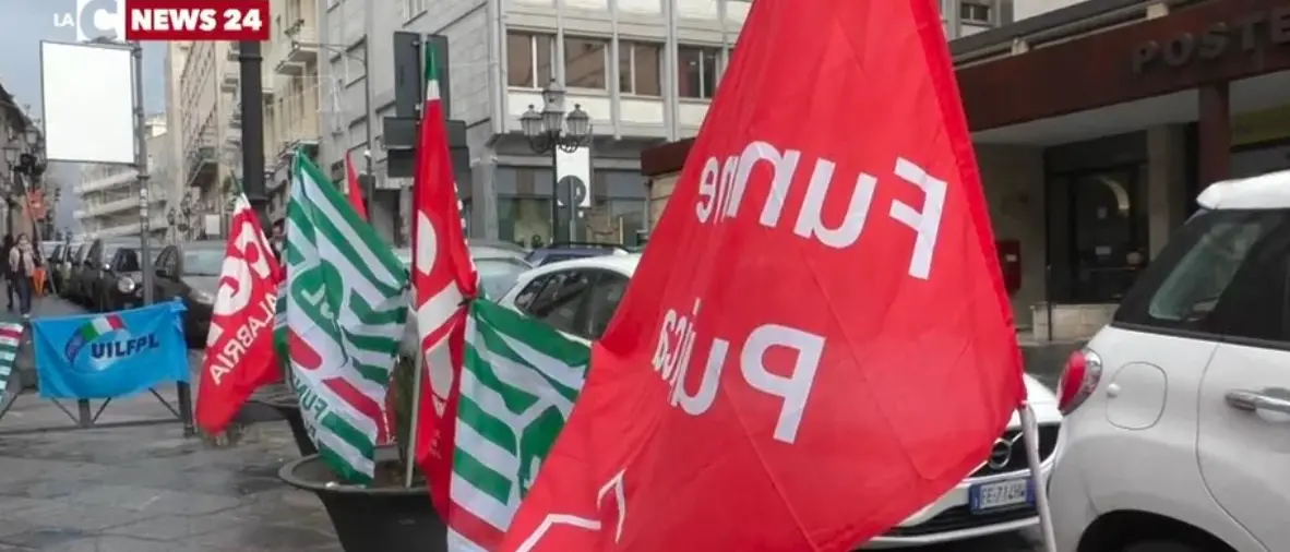 Lsu e Lpu, arriva la proroga dei contratti: le reazioni della politica