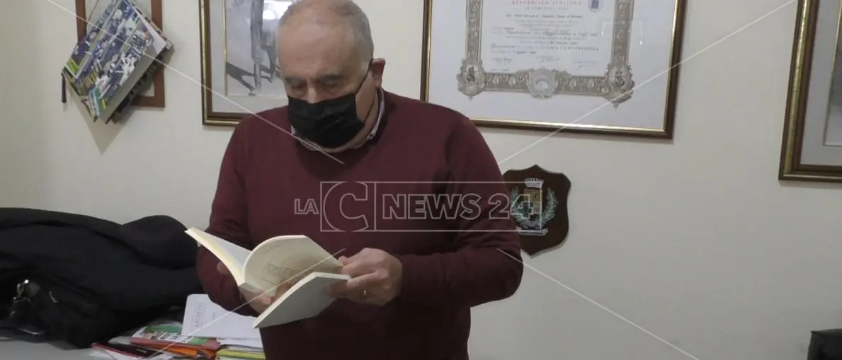 Ultimi canti da Shangri La, il diario in versi di Mamone: «Solo una città ideale ci salverà»