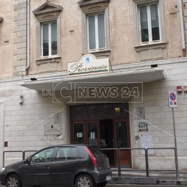 Provincia di Crotone, Fratelli d’Italia scende in piazza per chiedere le elezioni