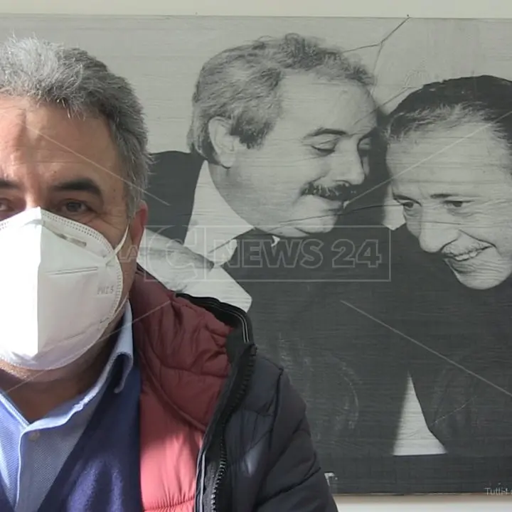 Videoclip della Merante e saluto ai carcerati, il sindaco di Nicotera ammette lo “scivolone”
