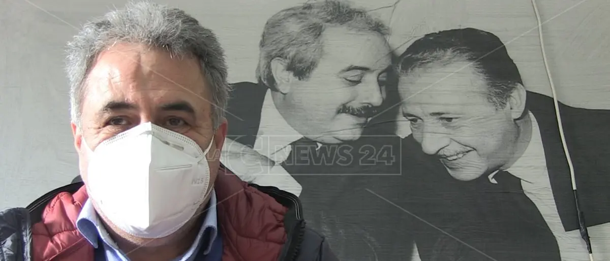 Videoclip della Merante e saluto ai carcerati, il sindaco di Nicotera ammette lo “scivolone”