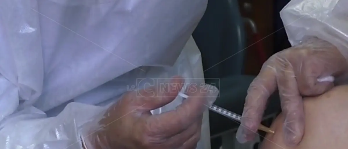 ReiThera, il vaccino anti-Covid italiano «è efficace come Pfizer e Moderna»