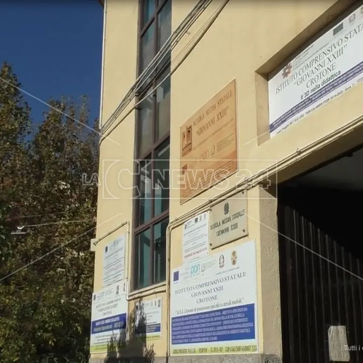 Riapertura scuole, sindaco Crotone: «Monitoriamo la situazione per rientro in sicurezza»
