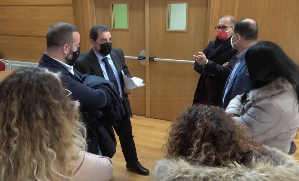 Riapertura scuola, i genitori di Lamezia: «Si garantisca la didattica integrata»