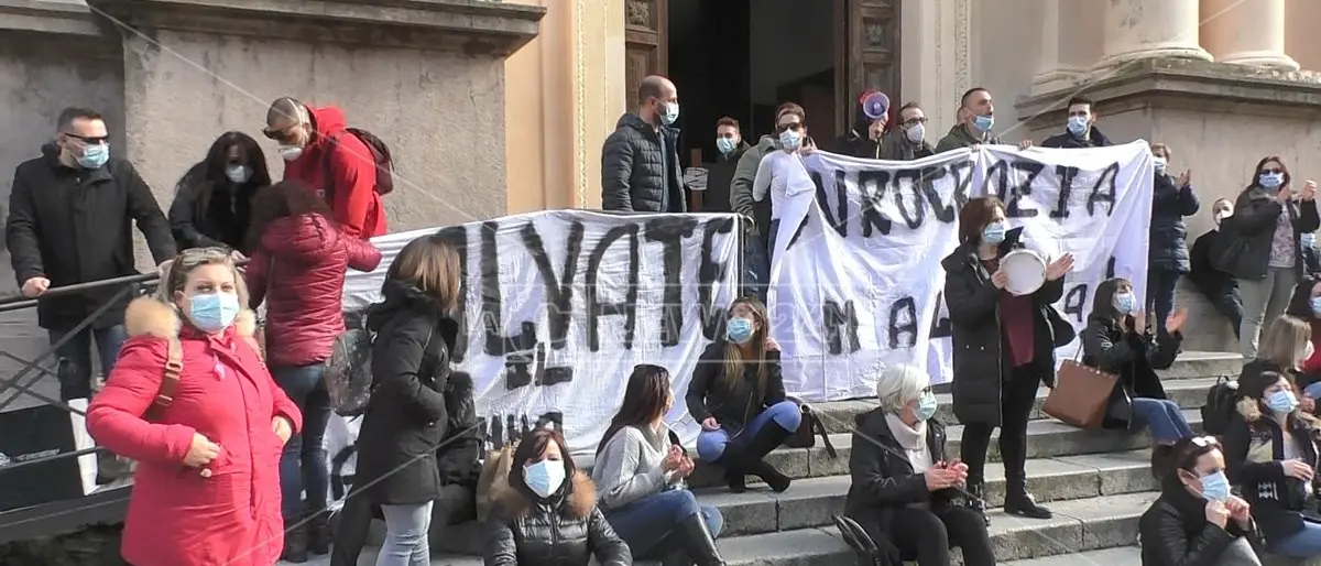 Sant'Anna Hospital, ancora fumata nera: assente l'Asp e il commissario Longo