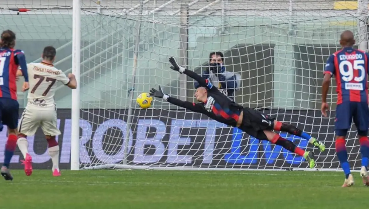 Serie A, ancora un ko per il Crotone: allo Scida la Roma vince 3-1