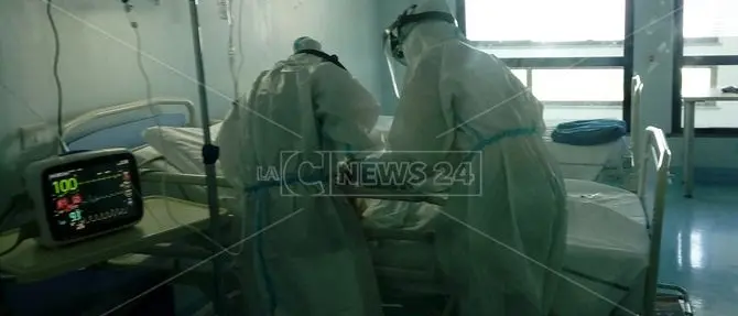 Focolai Covid negli ospedali, pazienti di Vibo Valentia e Lamezia Terme dirottati a Catanzaro