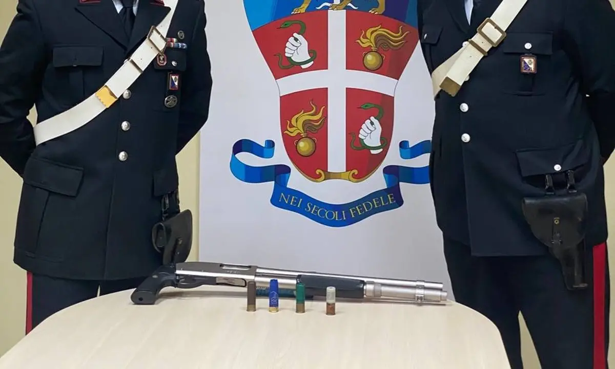 Rosarno, aveva un'arma clandestina in casa: arrestato ventenne