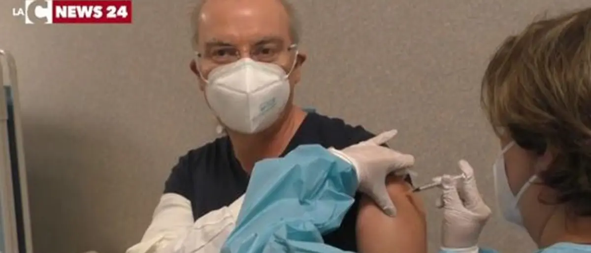 Covid, l’Asp di Vibo Valentia: «Entro oggi vaccinato il 67% degli operatori»