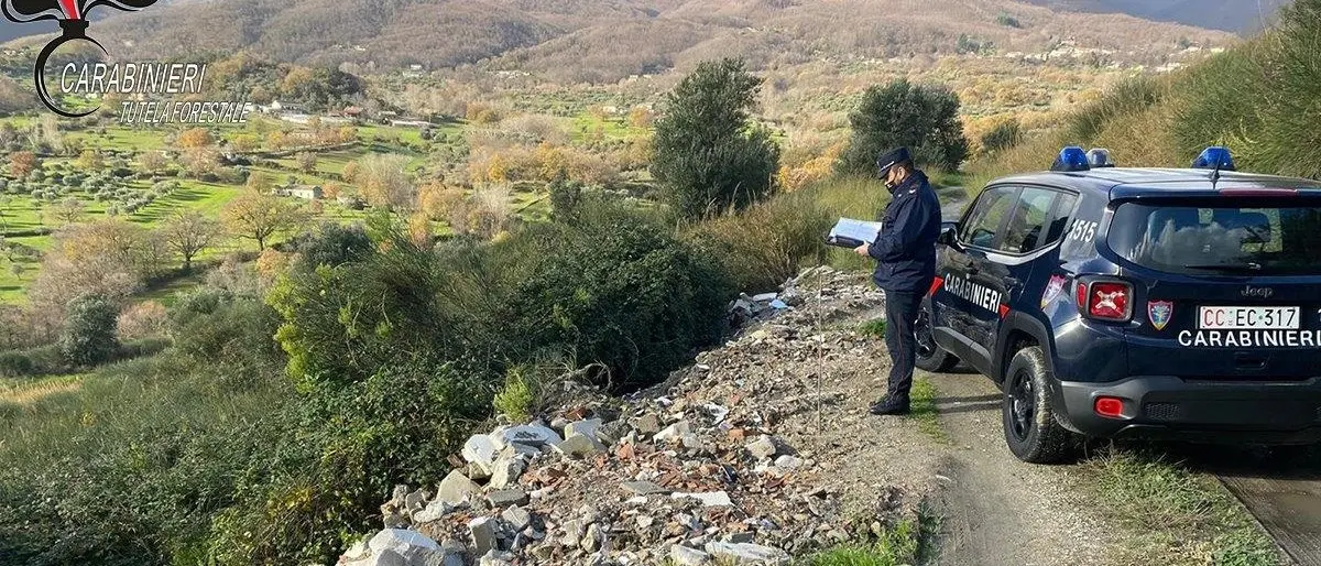 Smaltimento illecito di rifiuti, denunciato un imprenditore nel Cosentino