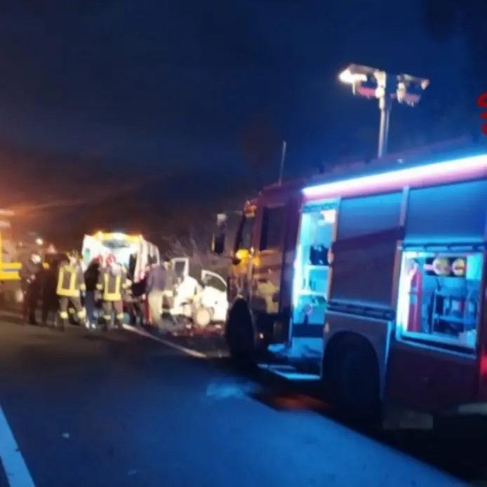 Incidente a San Nicola Arcella lungo la ss 18, muore una ragazza di 19 anni