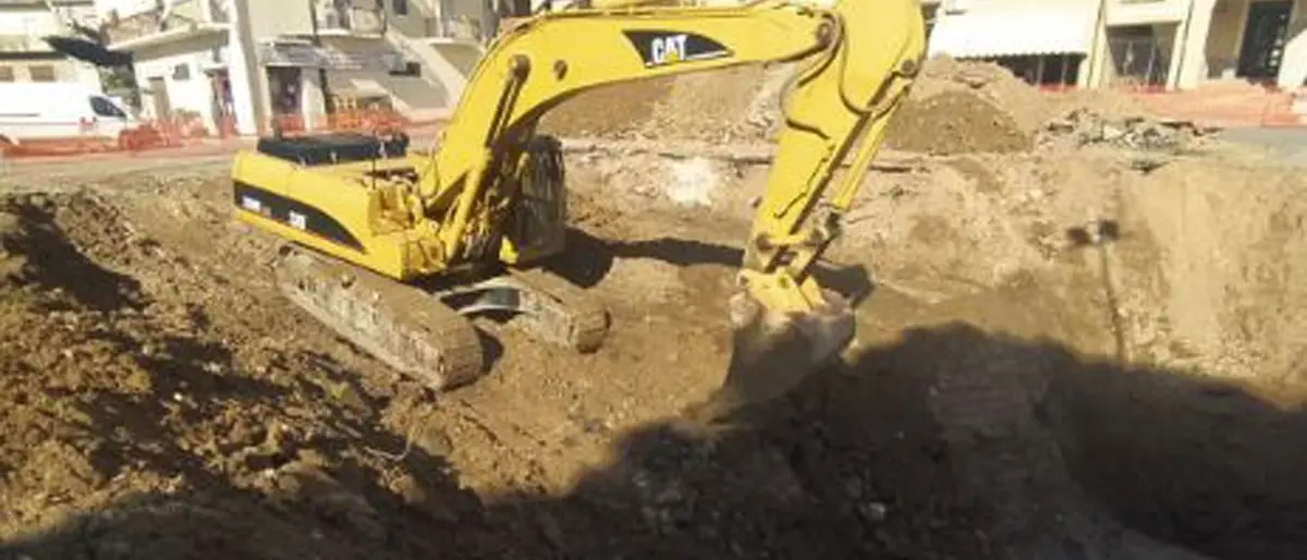 Isola Capo Rizzuto, voragine piazza Aldo Moro: al via prima tranche dei lavori