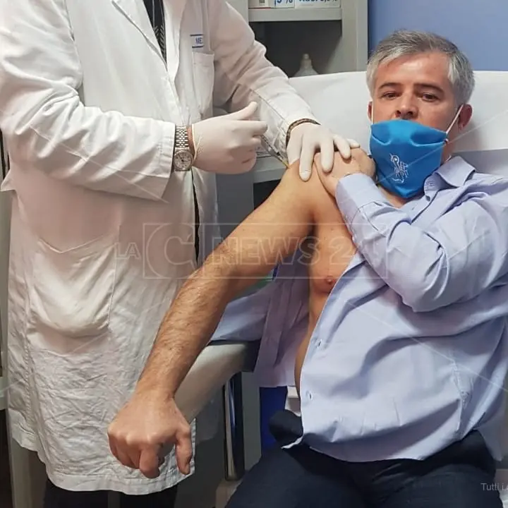 Covid, nel Reggino vaccinati i primi cento informatori scientifici d'Italia