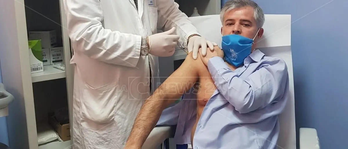 Covid, nel Reggino vaccinati i primi cento informatori scientifici d'Italia