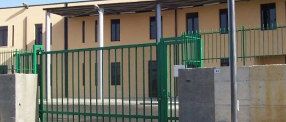 Crotone, problemi agli impianti di riscaldamento: il sindaco chiude due scuole