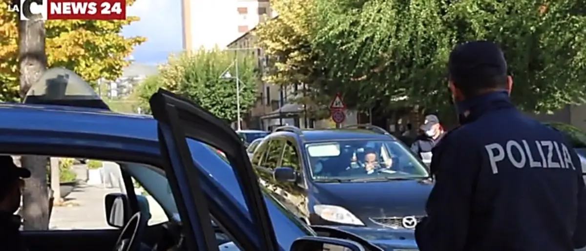 Verso il nuovo Dpcm, spostamenti bloccati tra regioni e stop all’asporto per i bar dopo le 18