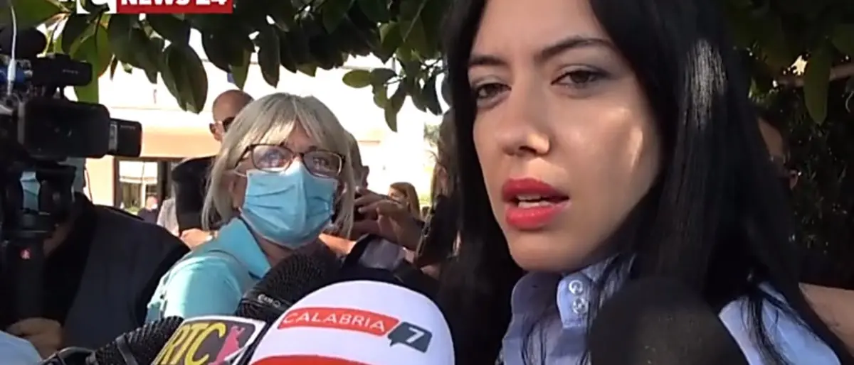 Scuole chiuse, la ministra Azzolina: «La dad non funziona più. I ragazzi hanno ragione»