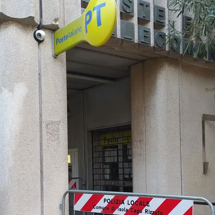 Isola Capo Rizzuto, petizione del sindaco per apertura pomeridiana dell’ufficio postale
