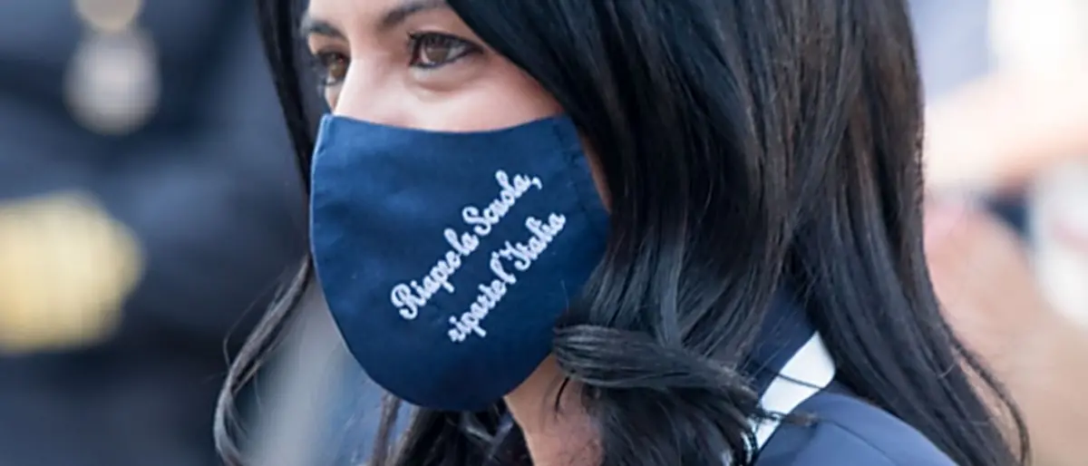 Scuole chiuse, Azzolina: «Chiederò ristori per fare lezioni anche nel pomeriggio»