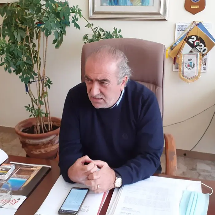 Covid Frascineto, ancora tanti contagi: il sindaco proroga la chiusura delle scuole