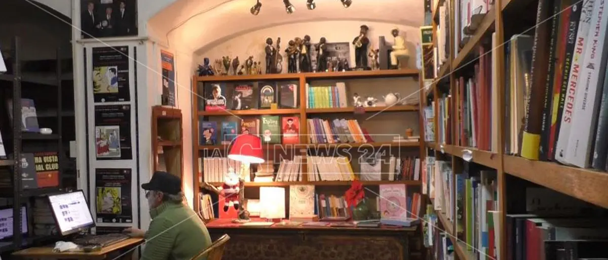 Crotone, un racconto in sei parole: la sfida spopola sui social