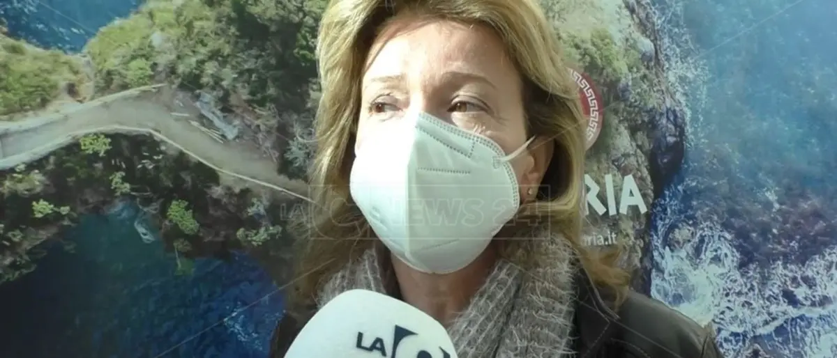 Scuole aperte o chiuse? Mentre infuria la “lotta di classe” l’assessore Savaglio è scomparsa