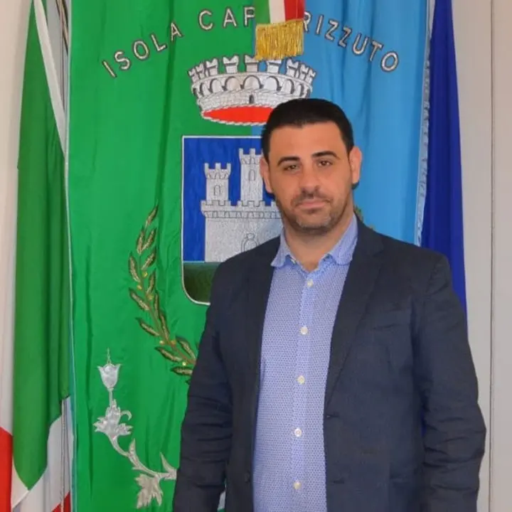 Covid a Isola Capo Rizzuto, l’assessore Friio contagiato: «Nessun sintomo, lavoro da casa»