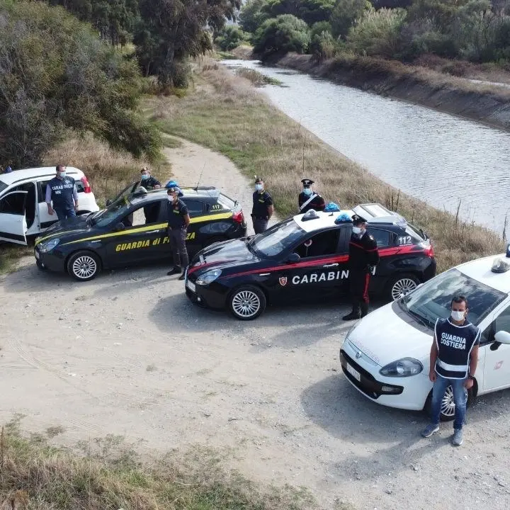 Lamezia, scaricavano rifiuti industriali a mare: 4 misure cautelari e sequestri