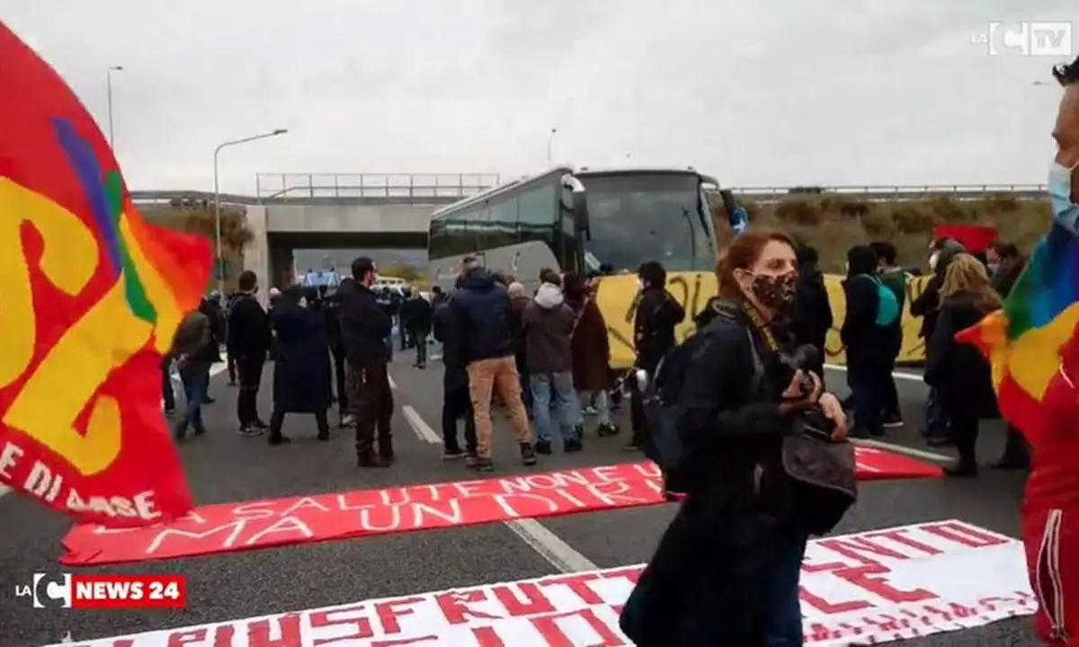 Manifestazioni alla Cittadella, «Chiedevamo una sanità migliore e il governo ci ha multati»