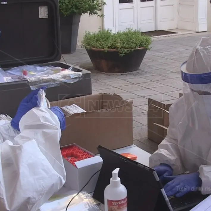 Coronavirus Calabria, contagi in flessione: 295 nuovi casi e 2 morti nel bollettino