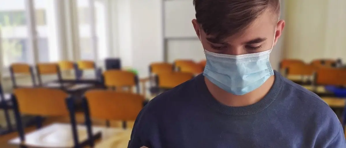 Scuole superiori, il Cts dà l'ok: «Vanno aperte». Azzolina: «Bene, troppa Dad fa male»