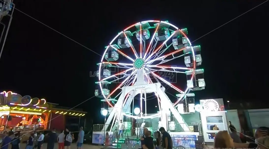 Luna park e spettacoli itineranti piegati dalla pandemia, i giostrai: «Fateci lavorare»