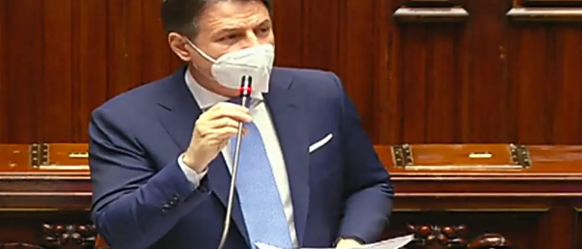 Conte parla alla Camera: «Qui a testa alta. C’era bisogno di aprire una crisi?»