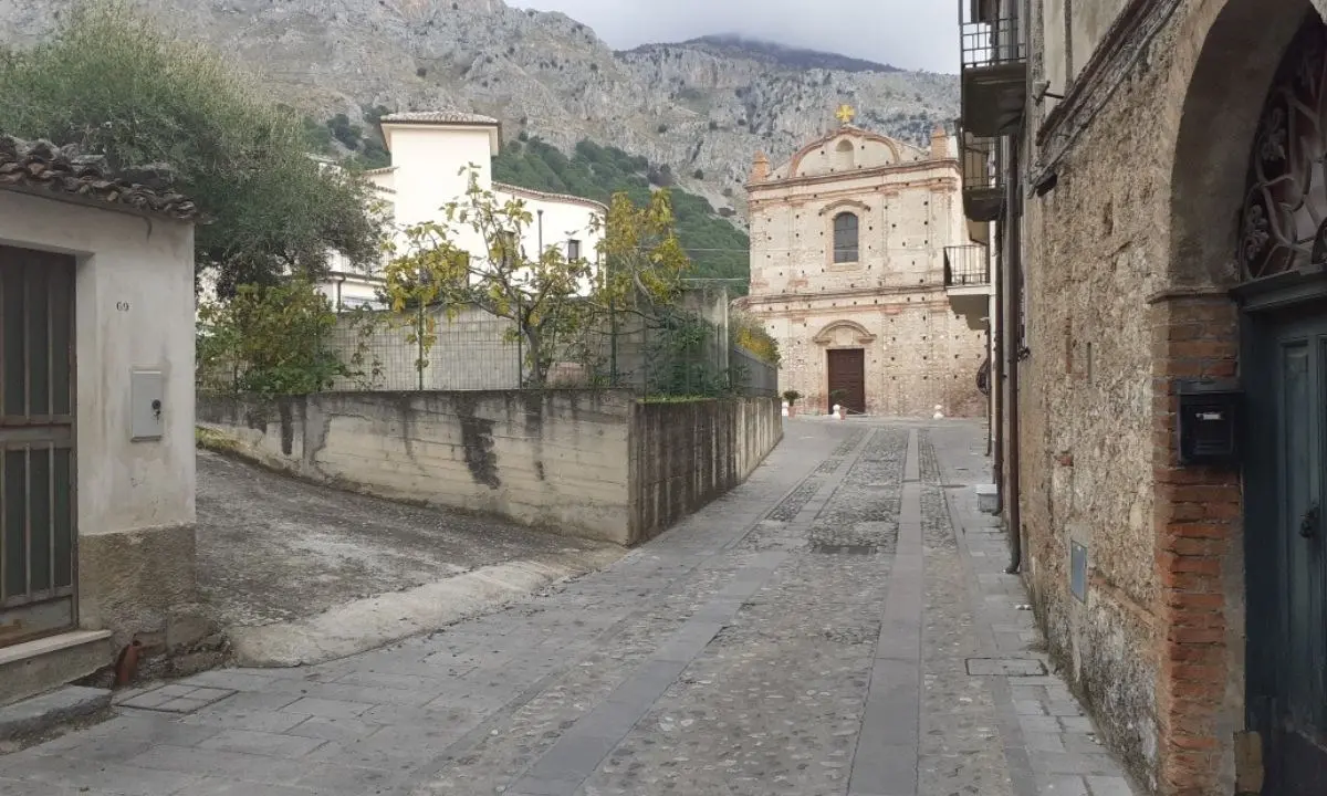 Frascineto resta in zona rossa fino al 24 gennaio: l'ordinanza del sindaco