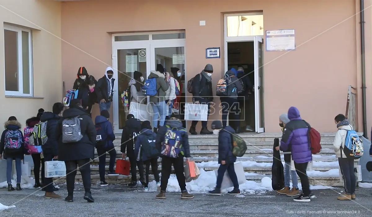 Mormanno: l'emozionante ritorno a scuola dopo due mesi di stop