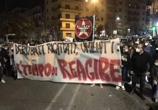 Malasanità, multe per 400mila euro a chi manifestava: «Arrivate anche a chi non c’era»