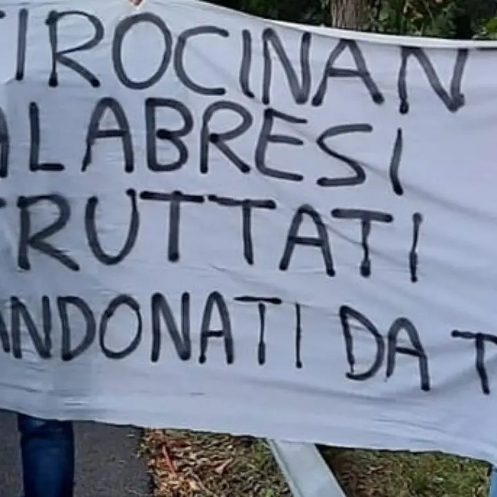 Tirocinanti della pubblica amministrazione in protesta: «Ingannati da Regione e Governo»