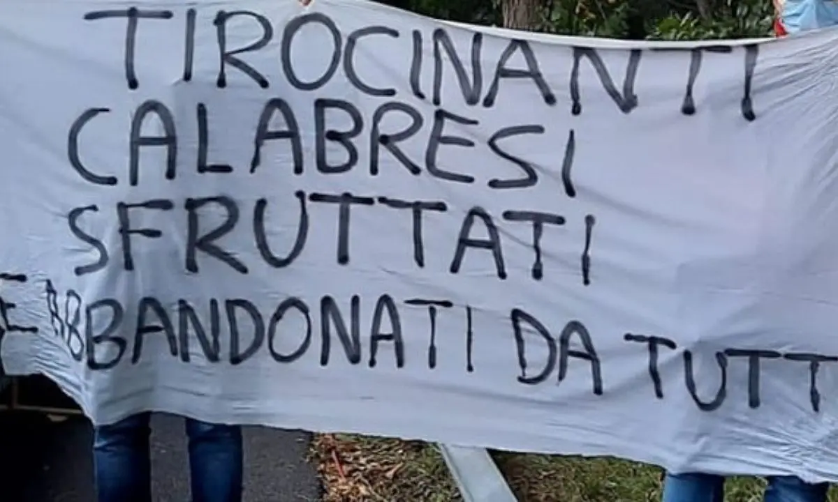 Tirocinanti della pubblica amministrazione in protesta: «Ingannati da Regione e Governo»