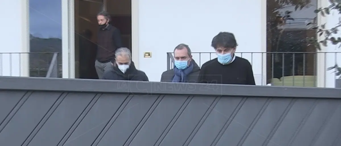 De Magistris a casa di Carlo Tansi: «Insieme per esperienza rivoluzionaria»