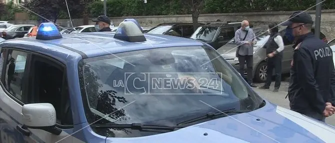 Reggio Calabria, ruba tablet e contanti in un negozio: fermato 15enne