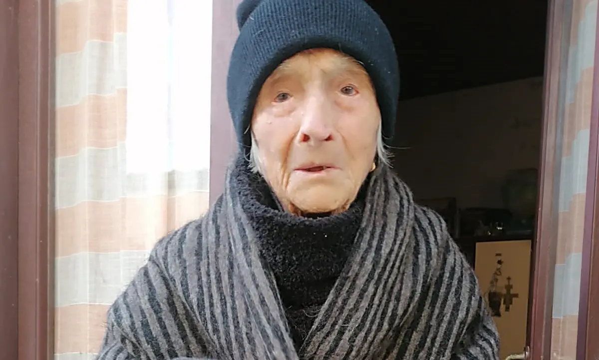 Vibo, la nonnina di 101 anni che fa colazione con pancetta e birra operata al femore