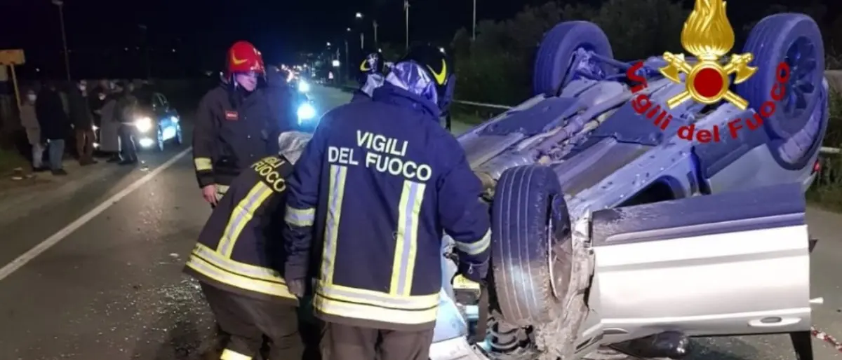 Catanzaro, incidente tra due auto in località Bellino sulla 106: feriti i conducenti