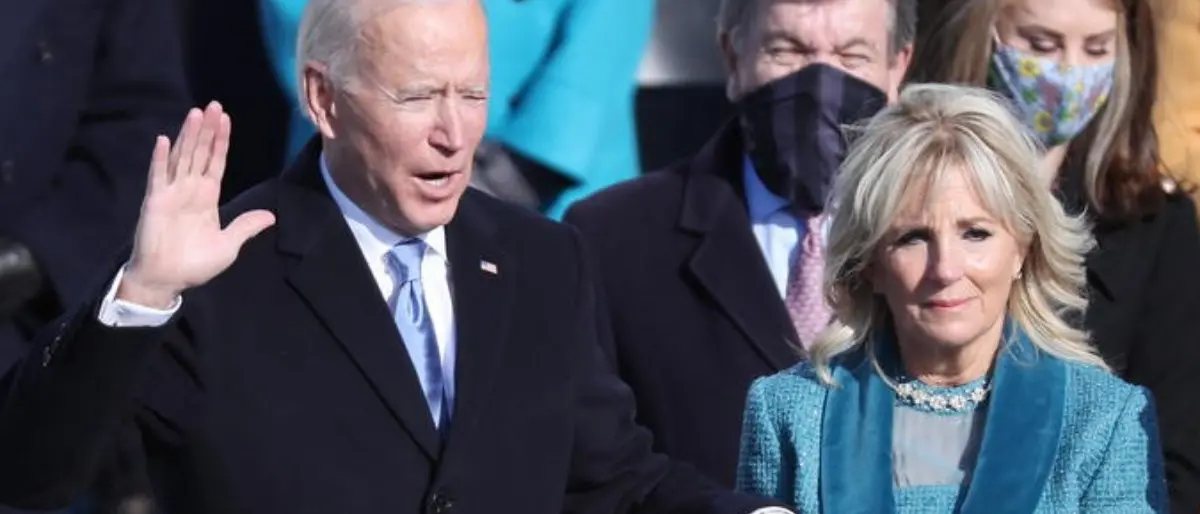 Usa, il presidente Biden s’insedia. Firmati i primi decreti su clima, covid e migranti