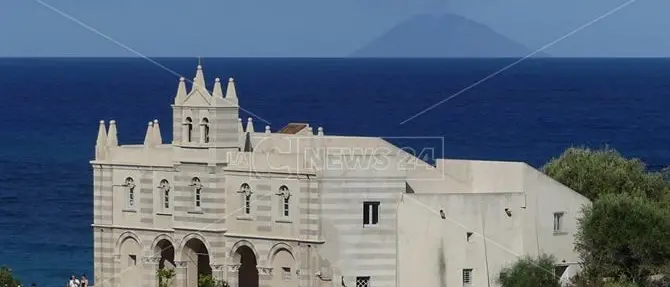 Capitale della Cultura, «Tropea battuta da Procida per colpa del sindaco Macrì»