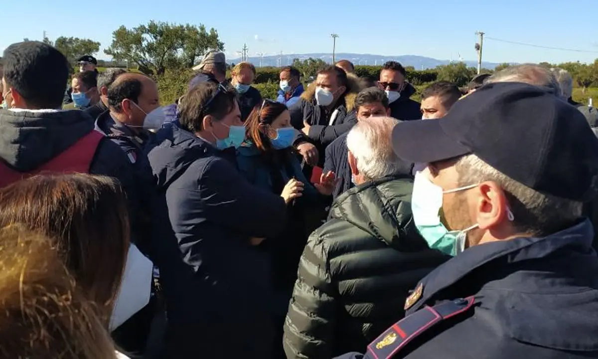 Isola Capo Rizzuto, protesta degli agricoltori: lunedì tavolo in Regione