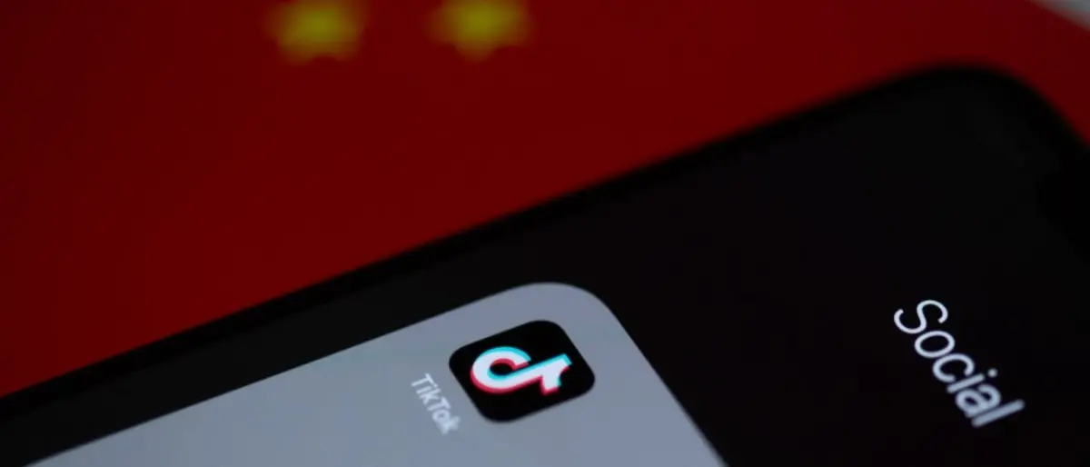 Muore a 10 anni per una sfida sui social, il Garante privacy blocca Tik tok