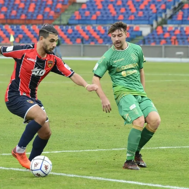 Serie B, per il Cosenza contro il Pordenone è un pari che sa di vittoria: finisce 0-0
